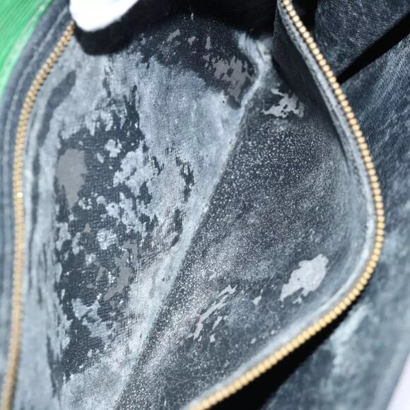 LOUIS VUITTON Epi Montaigne 27 Clutch Bag Green - Picture 11 of 16